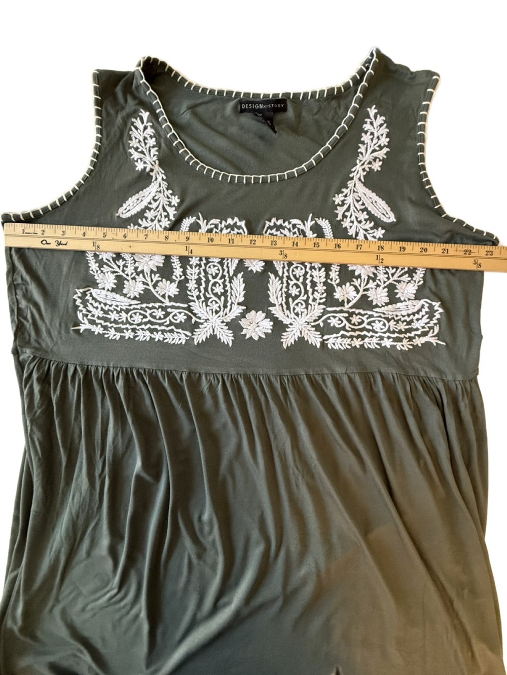 Design History Olive Green Sleeveless Embroidered Women’s Tunic Top - Picture 5 of 9